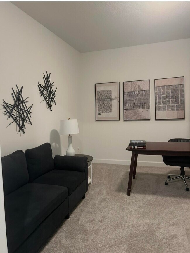 Building Photo - 14417 SW Ellison Dr