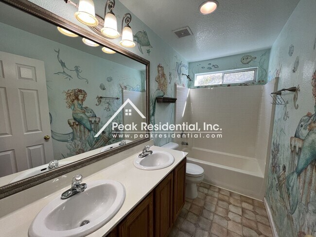 Building Photo - Spacious 4bd/2.5ba Rocklin Home with 2 Car...