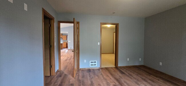 Building Photo - Spacious 2 bedroom in Timberlakes