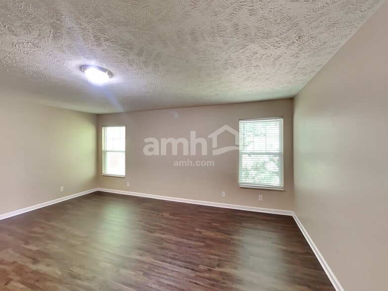 Building Photo - 1032 Lexington Farms Dr
