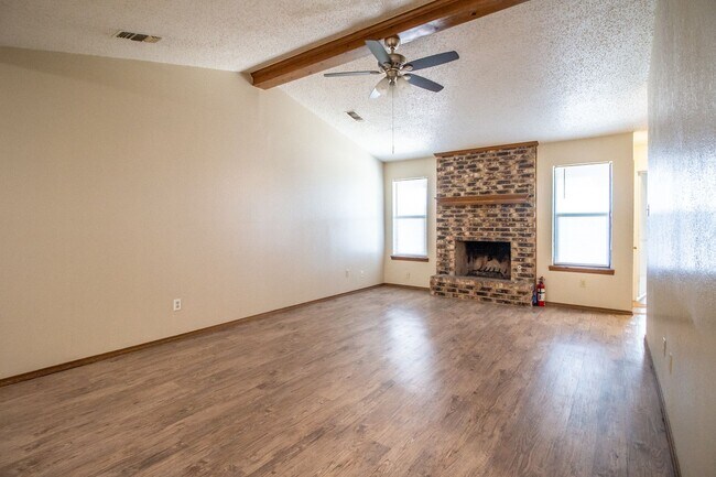 Building Photo - 15 Wagnon Dr