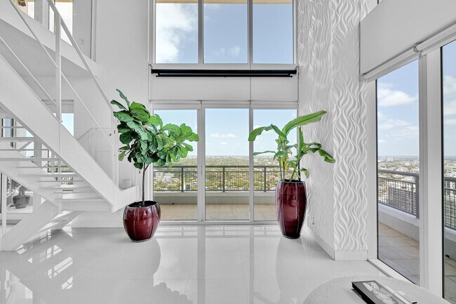 Building Photo - 60 SW 13th St