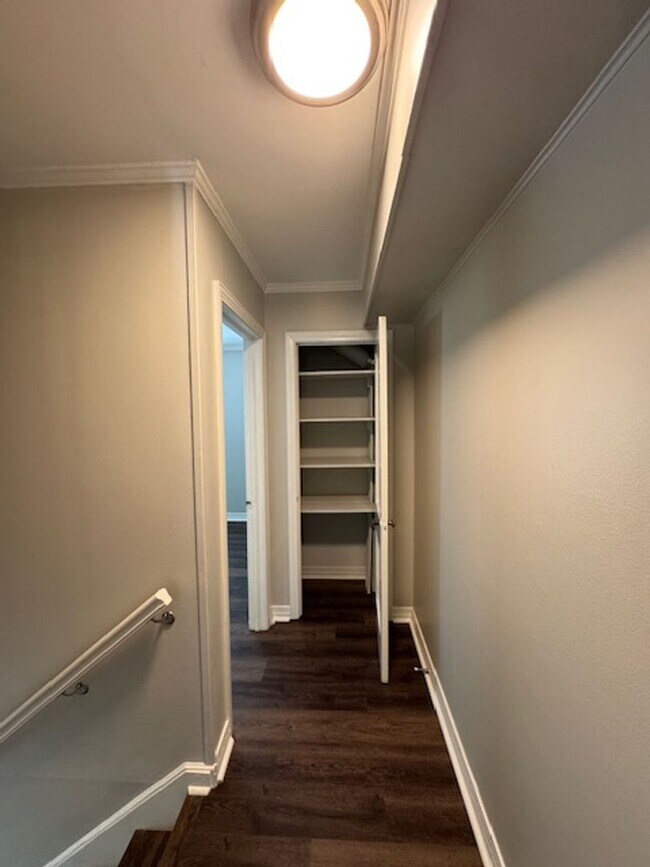 Building Photo - Downtown living at its best!  Remodeled - 2-Story End-Unit is convenient to all that Downtown Gre...