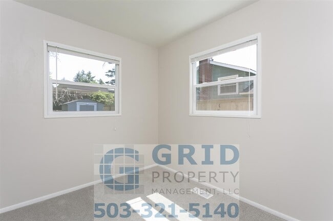 Building Photo - Remodeled 3 Bedroom Available in Northeast Portland!