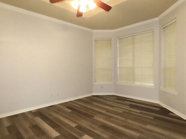 Building Photo - South Tyler, Stunning 4 Bedroom. 3.5 Downs...