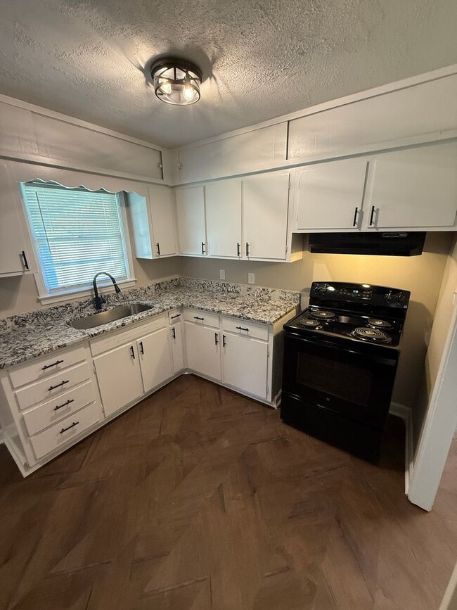 Building Photo - Oh So Lovely O'Hara!