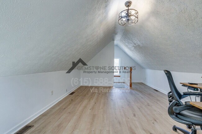 Building Photo - 500 Windy Rd