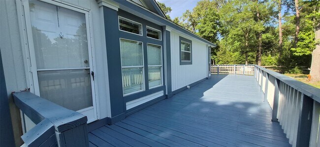 Building Photo - 24430 Oak Hollow Blvd