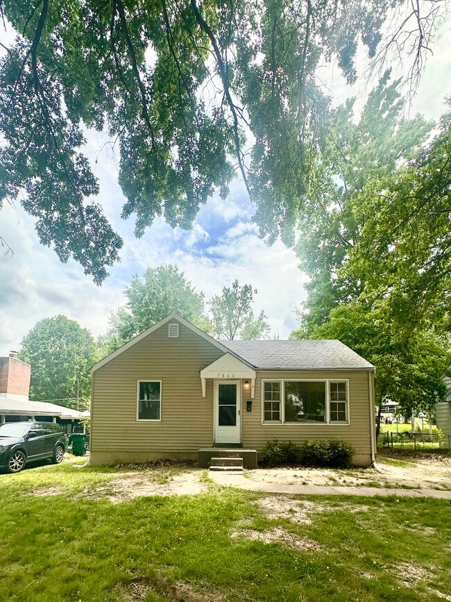 Building Photo - 7806 Underhill Dr