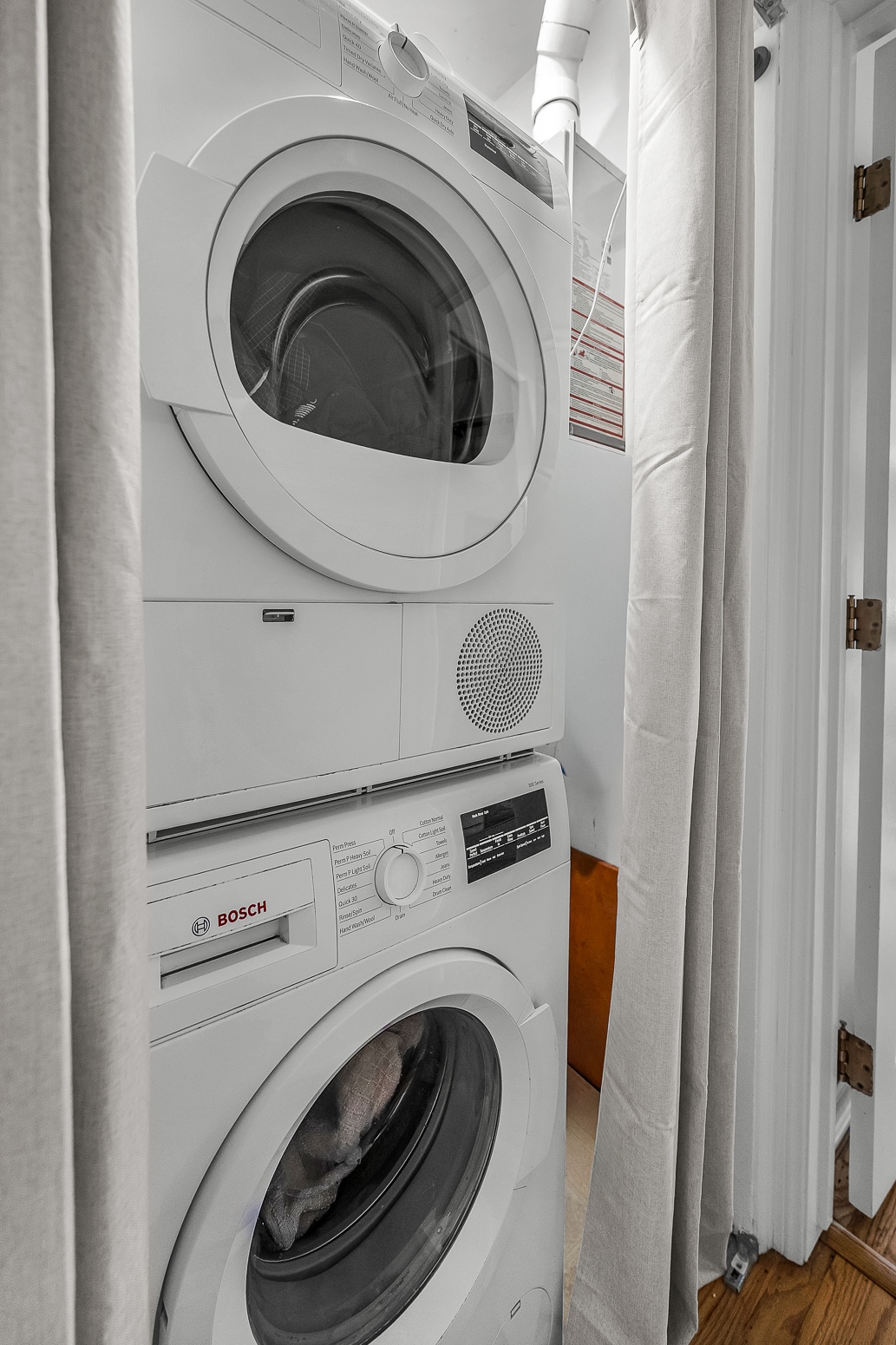 Building Photo - 8207 Stewart Ave