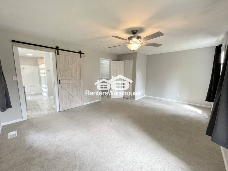 Building Photo - 452 Suburban Pkwy
