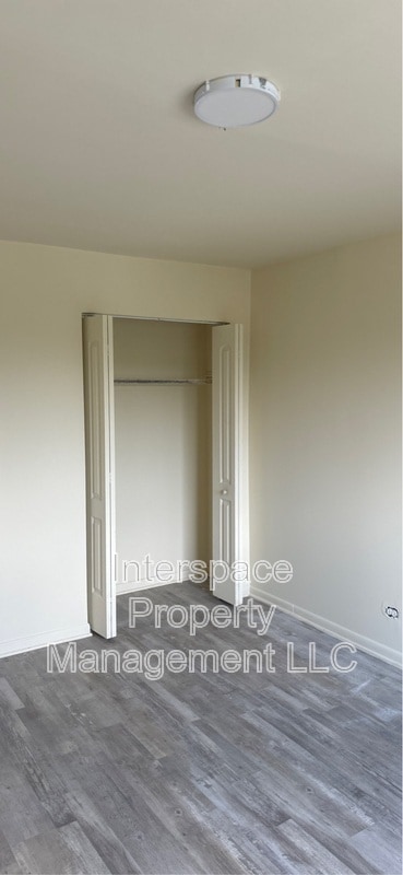 Building Photo - 9937 S Cicero Ave
