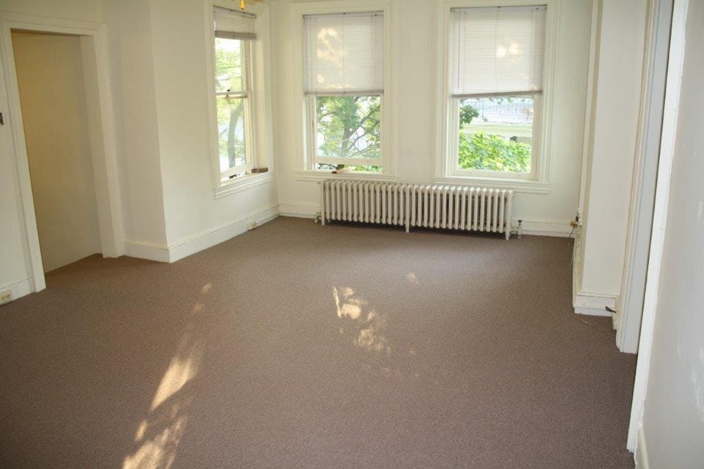 Building Photo - 716 W Main St