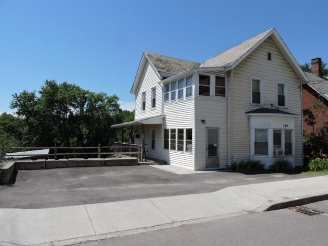 Building Photo - 184 Malletts Bay Ave