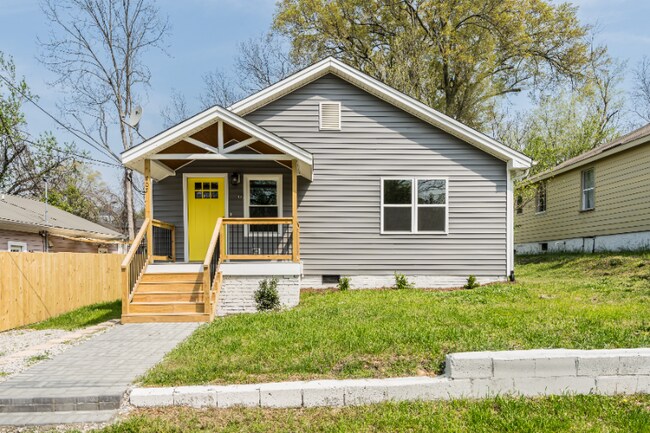 Building Photo - 705 Gray Ave