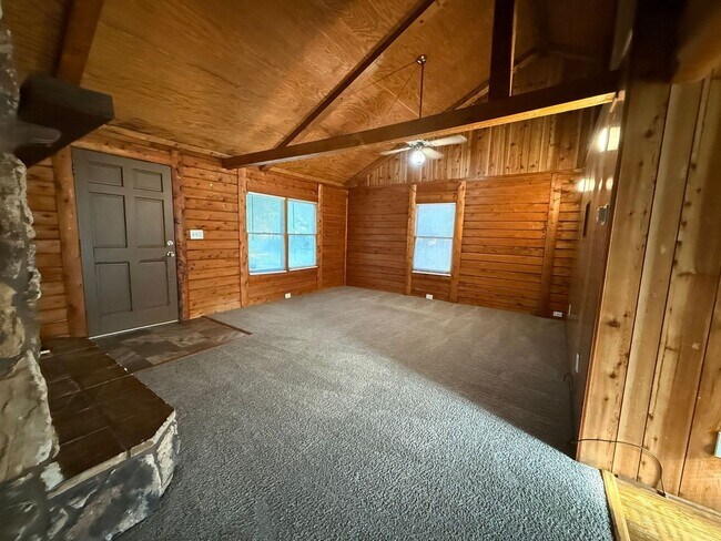 Building Photo - 553 Highway 172