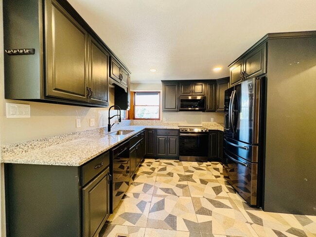 Building Photo - 2875 S Sherman St