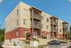 Building Photo - 817 Flynn St