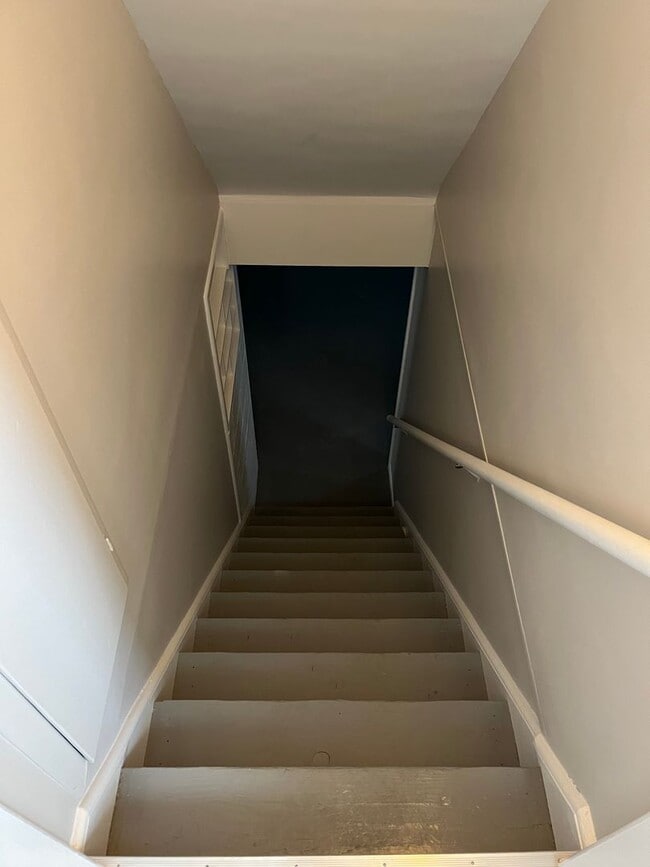 Building Photo - **BEAUTIFULLY REMODELED 3-BEDROOM/1.5 BATH HOUSE IN NORTH COLUMBUS!!**