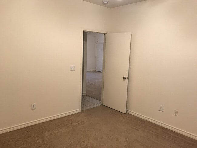 Building Photo - Duplex