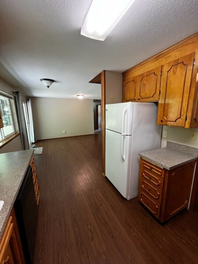 Building Photo - Lovely Lakewood single level 3 Bedroom 2 f...