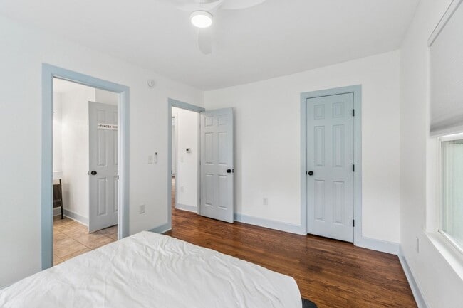 Building Photo - Charming 3-Bedroom Home with Modern Finishes and Inviting Patio!