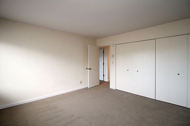 Building Photo - 2309 SW 1st Ave