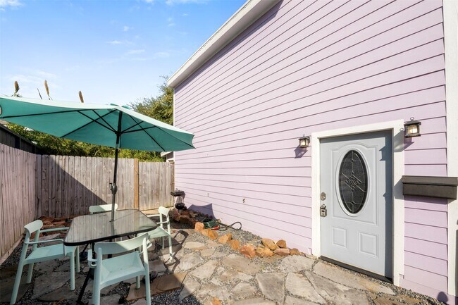 Building Photo - 3218 Ave Q 1/2