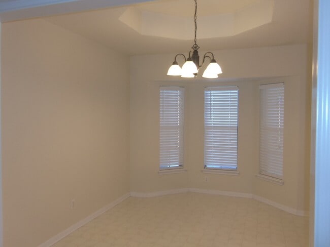 Building Photo - 4510 Fawn Dr