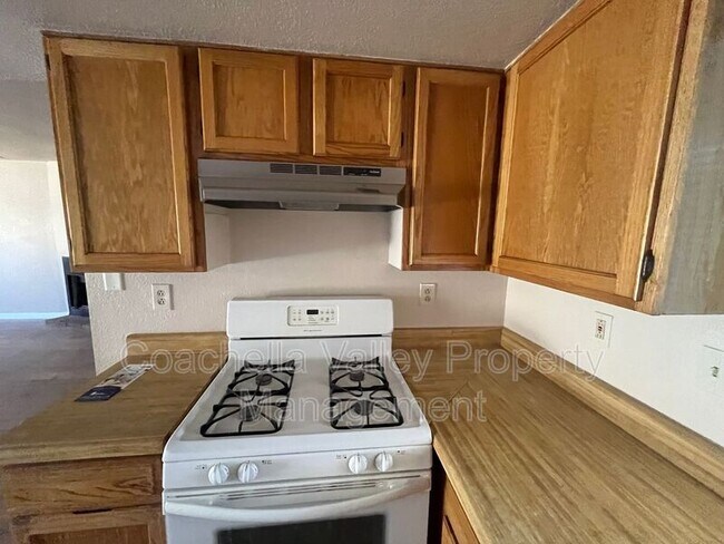 Building Photo - 32934 Rancho Vista Dr