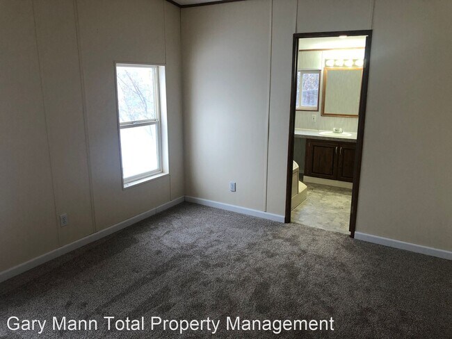 Building Photo - 4 br, 2 bath House - 6102 Rd 3 NE