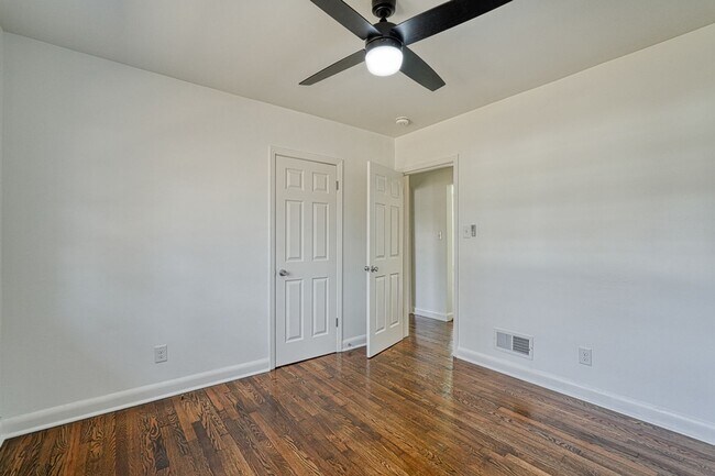 Building Photo - 118 1st Ave