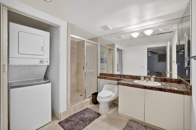 Building Photo - 1000 W Island Blvd