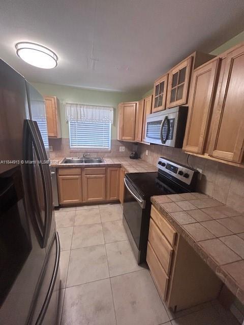 Building Photo - 5090 SW 64th Ave