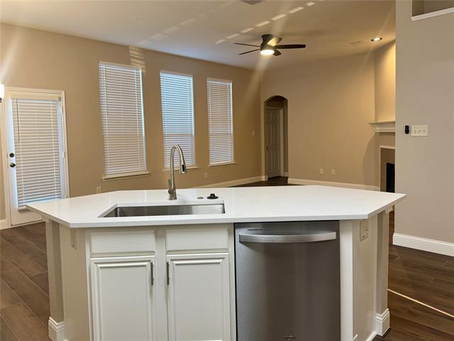 Building Photo - 2113 Fountain Dr