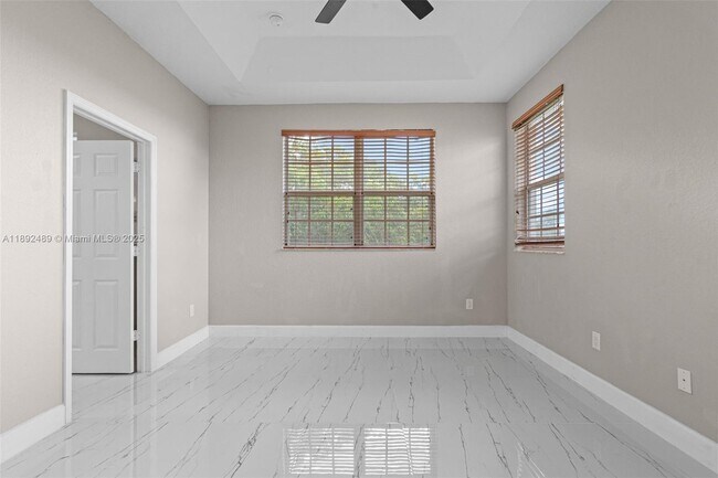 Building Photo - 443 NE 21st Terrace
