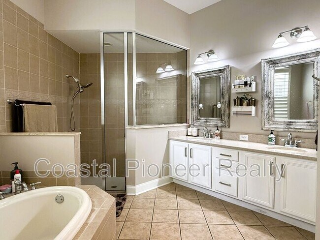 Building Photo - 14620 Chatsworth Manor Cir