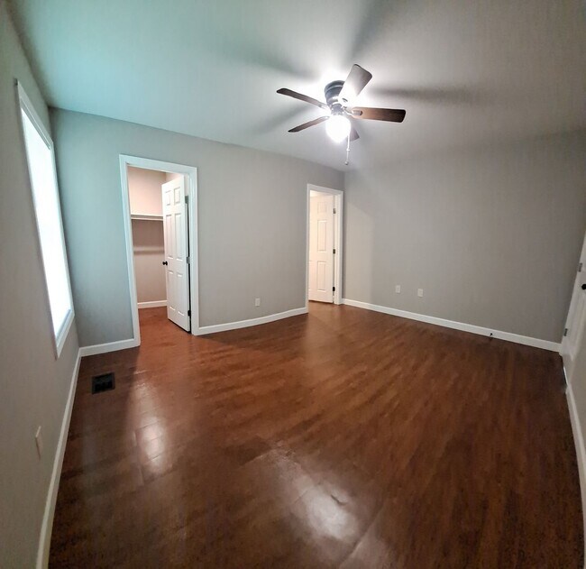 Building Photo - 2 BD/ 2 BA