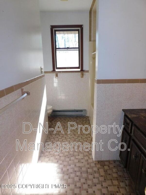 Building Photo - 1134 Scotrun Dr