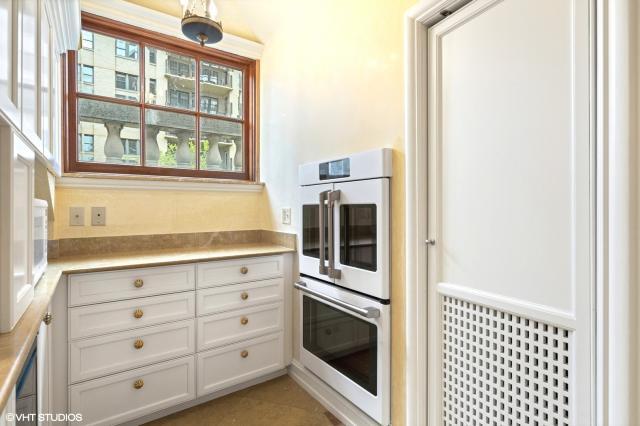 Building Photo - 2 bedroom in Chicago IL 60610