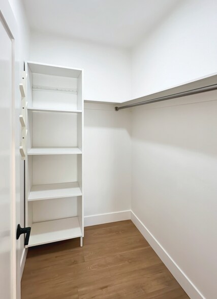 Building Photo - 1445 Tamarind Ave