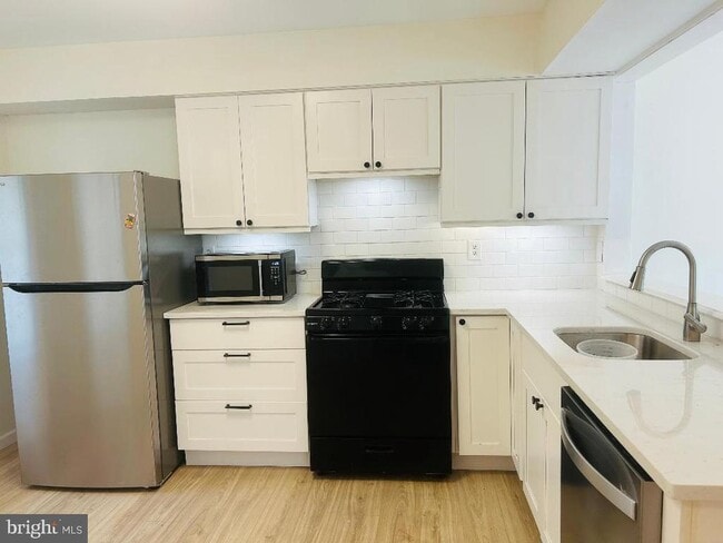 Building Photo - 410 Aldeberan Dr
