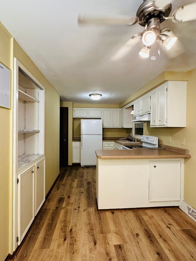 Primary Photo - 224 Wilnette Spring Dr