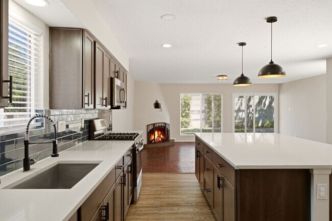 Building Photo - Exceptional Property in the NE Heights