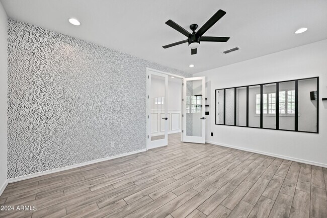 Building Photo - 13360 W Briles Rd