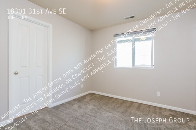 Building Photo - 18301 31st Ave SE