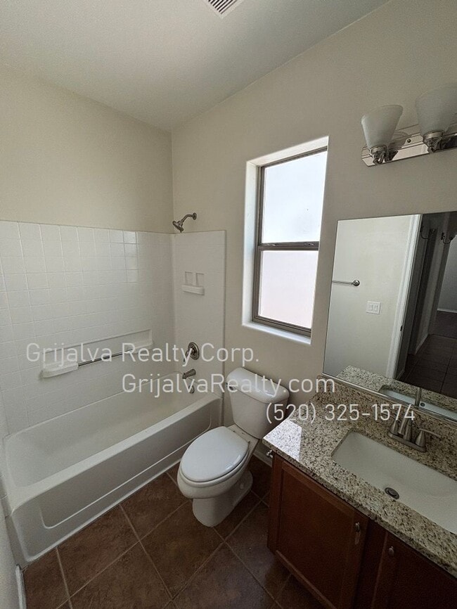 Building Photo - Rancho Sahuarita 3 BD, 2 BA House for Rent...