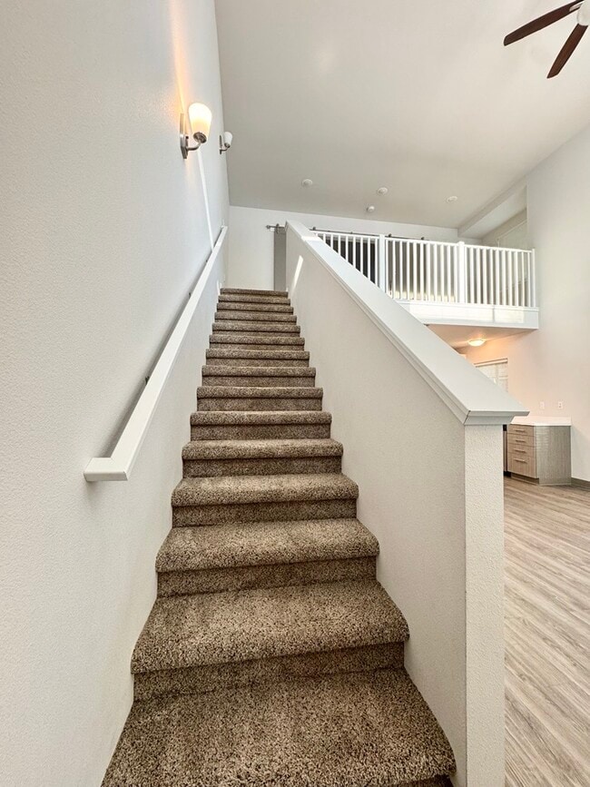 Building Photo - 6 E 12th Ave