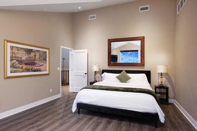 Building Photo - 888 Horse Ranch Dr