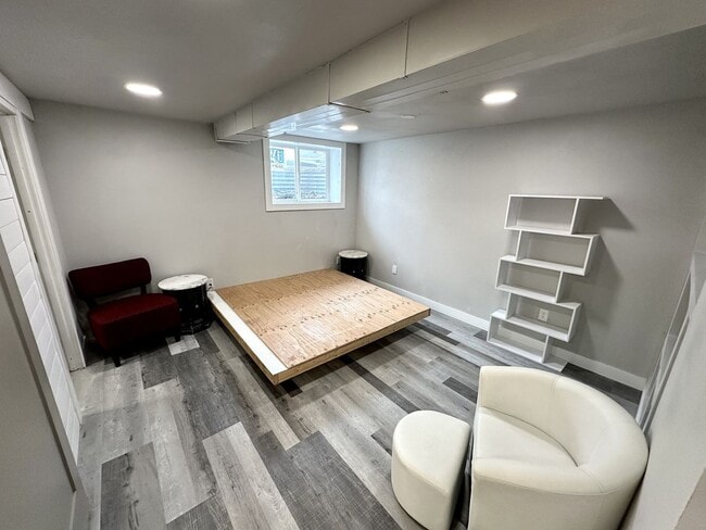 Building Photo - 1st Rent Month Free!! Stunning Partially F...